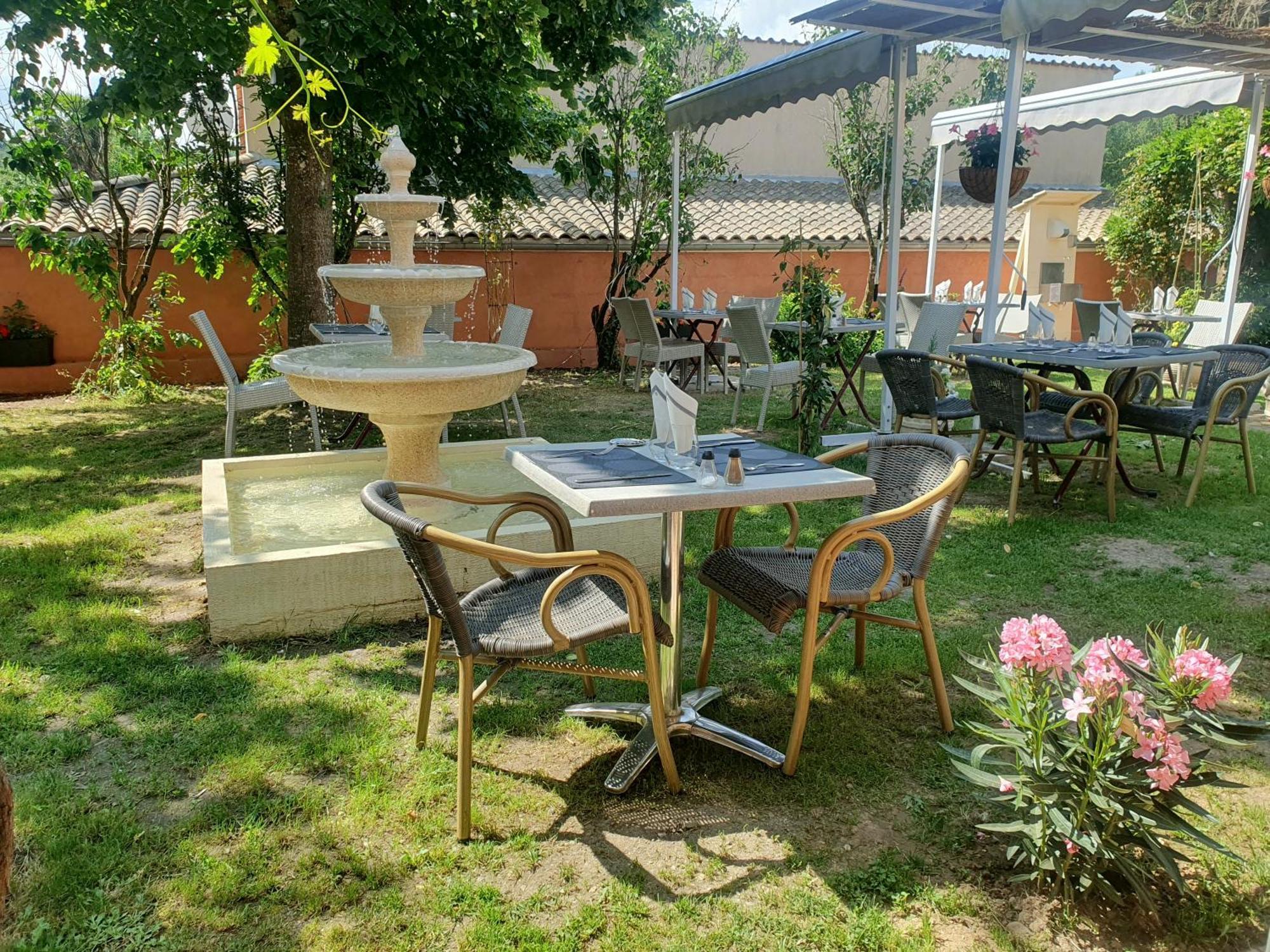 Auberge Des Lacs Bleus Clérac 外观 照片